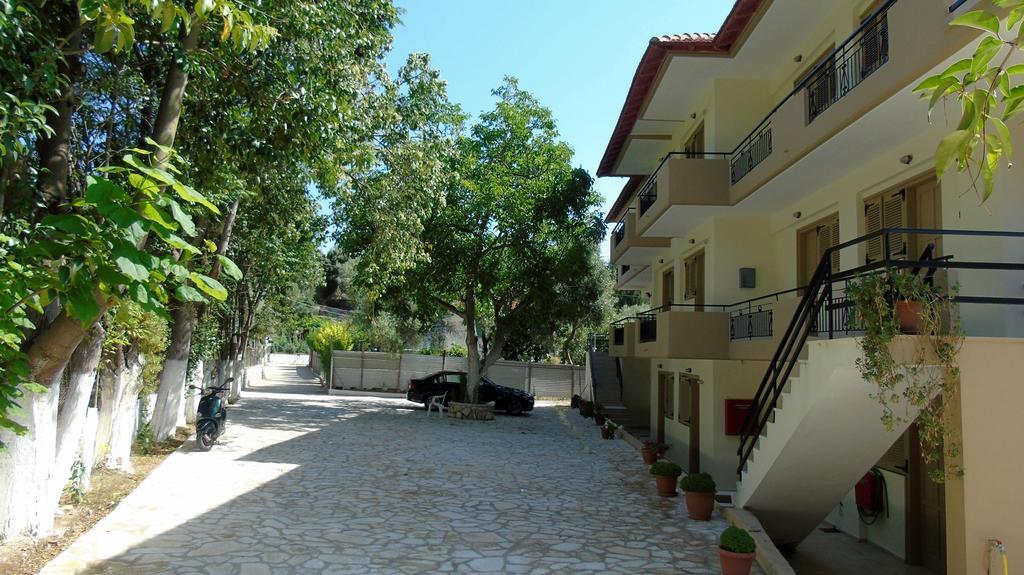 Vessarios Apartment Nikiana Exterior photo